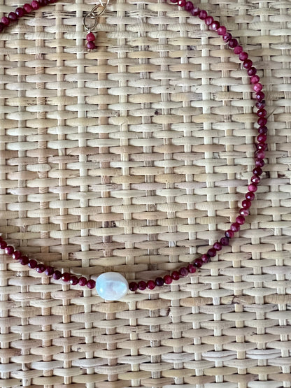 Red Horizontal Pearl Necklace