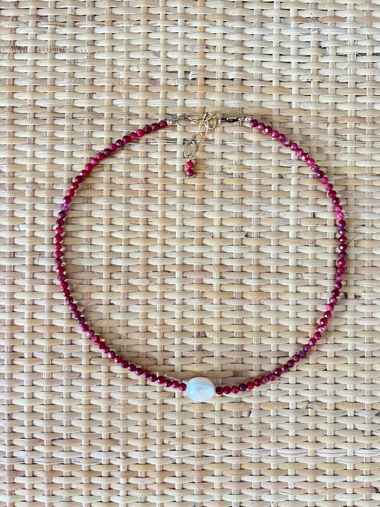 Red Horizontal Pearl Necklace