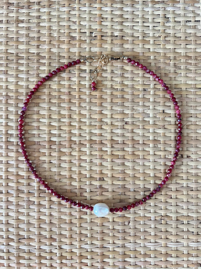 Red Horizontal Pearl Necklace